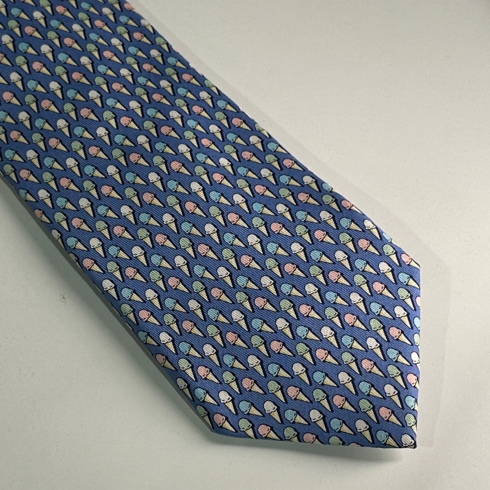 Vineyard Vines Blue Ice Cream Cone Pattern Men’s Tie